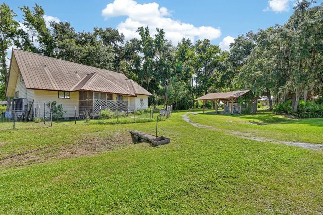110 W PALM AVENUE, Crescent City, FL 32112