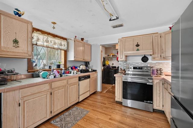 110 W PALM AVENUE, Crescent City, FL 32112