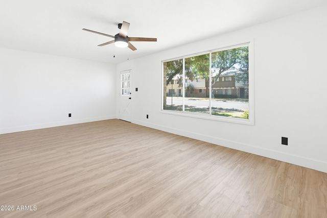 4356 W OCOTILLO Road, Glendale, AZ 85301
