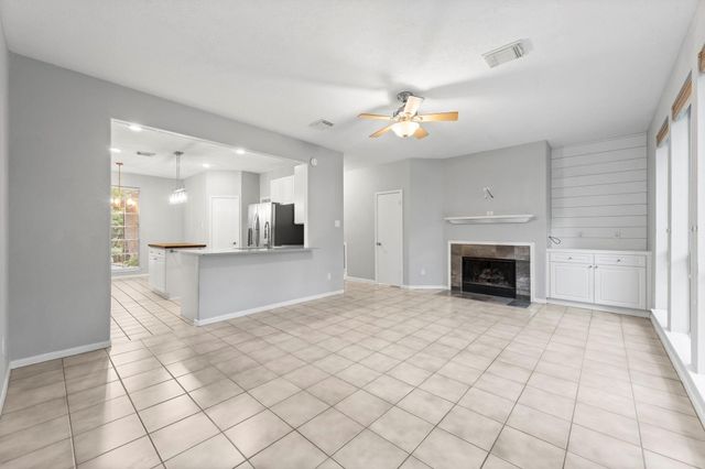 17 E Willowwood Court, The Woodlands, TX 77381