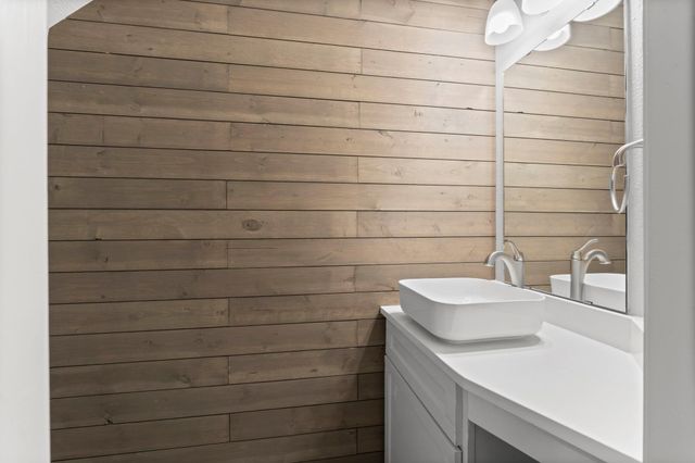 17 E Willowwood Court, The Woodlands, TX 77381