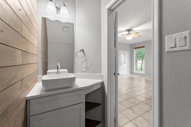 17 E Willowwood Court, The Woodlands, TX 77381