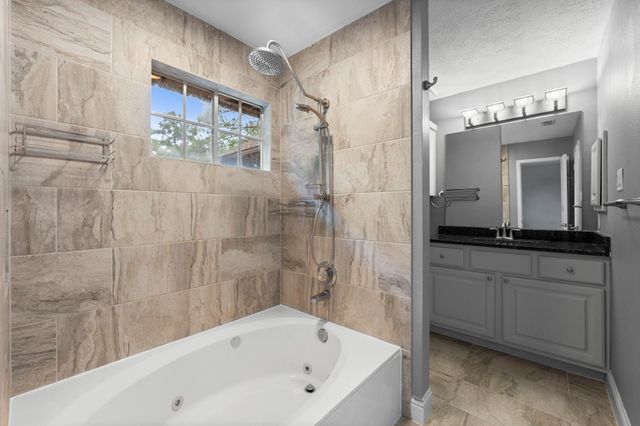 17 E Willowwood Court, The Woodlands, TX 77381