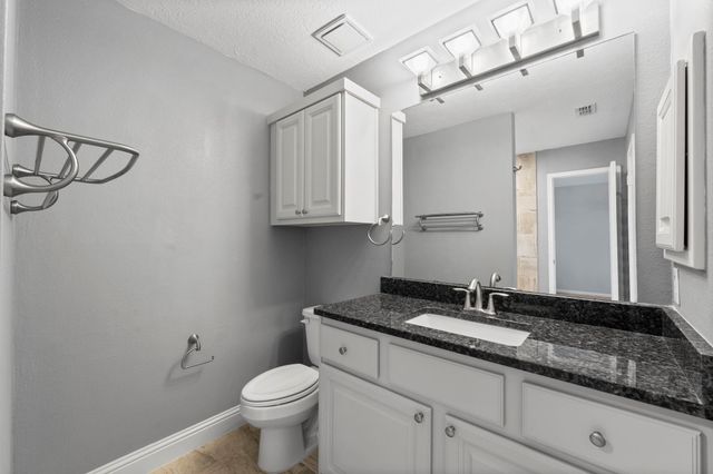 17 E Willowwood Court, The Woodlands, TX 77381