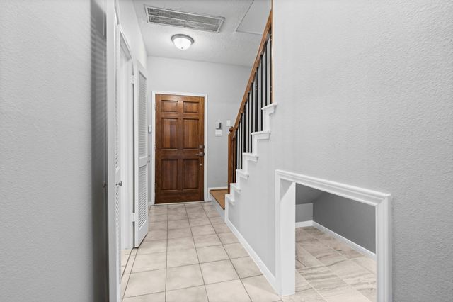 17 E Willowwood Court, The Woodlands, TX 77381