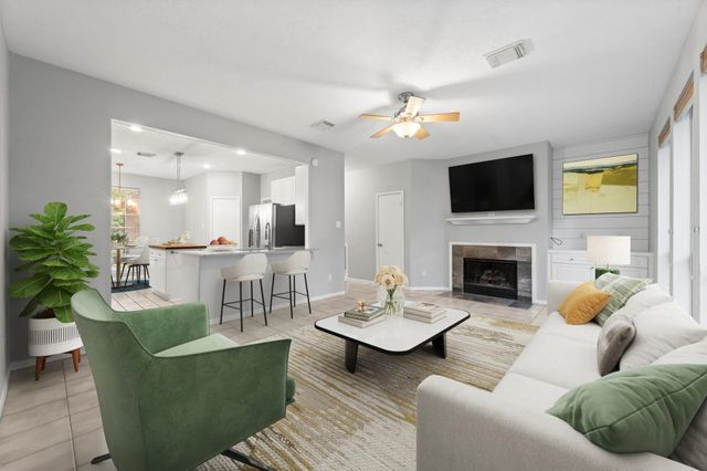 17 E Willowwood Court, The Woodlands, TX 77381