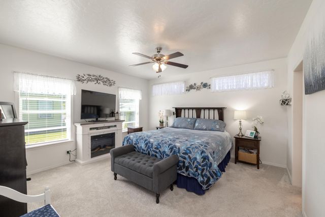 10507 N JACQUELINE Ln, Nine Mile Falls, WA 99026