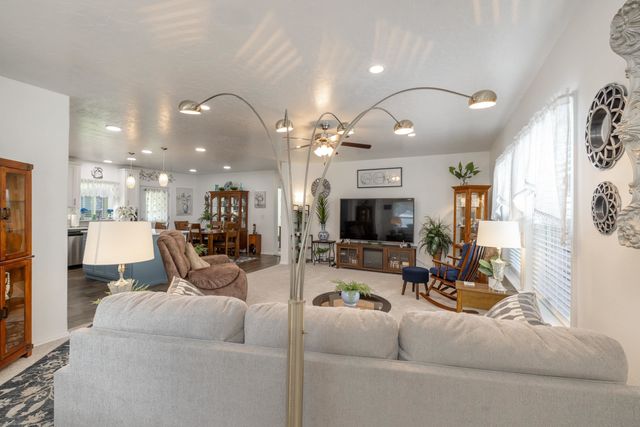 10507 N JACQUELINE Ln, Nine Mile Falls, WA 99026