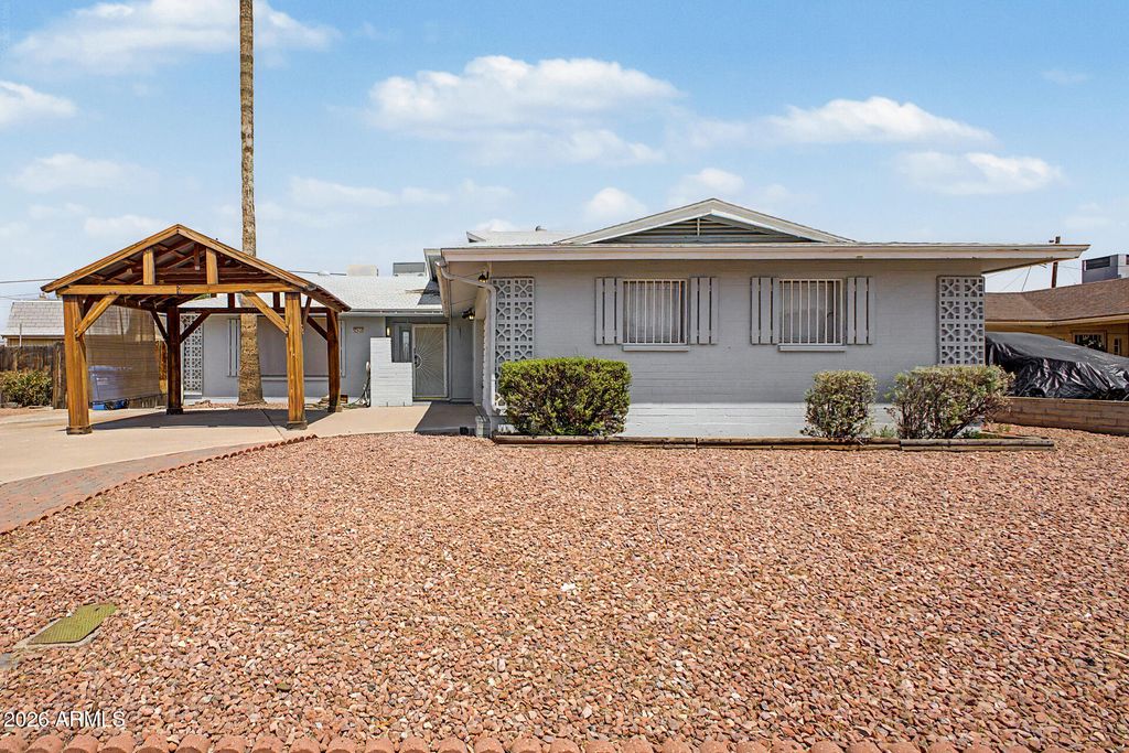 3944 W MONTEBELLO Avenue, Phoenix, AZ 85019 — exterior