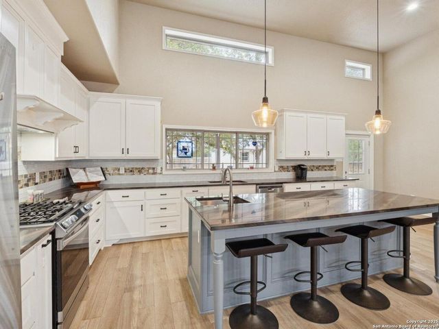 256 Park Road, Bandera, TX 78003