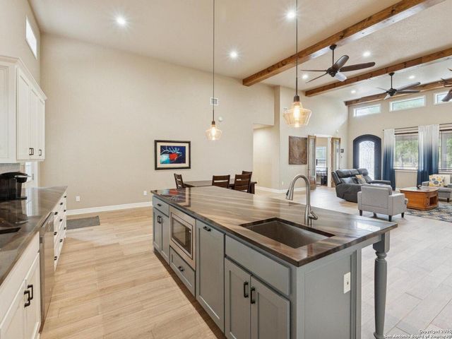 256 Park Road, Bandera, TX 78003