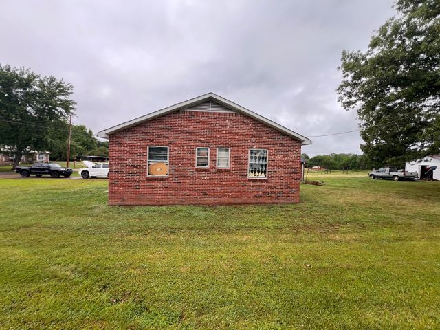 168 Pafford St, Big Sandy, TN 38221