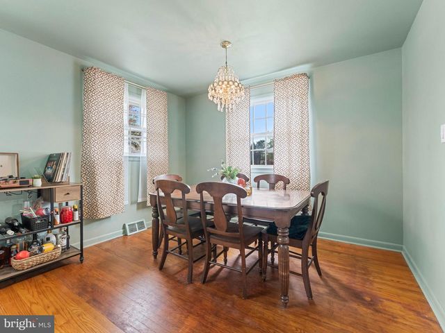 39 NEWELL AVE, Cherry Hill, NJ 08034