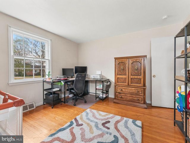 39 NEWELL AVE, Cherry Hill, NJ 08034