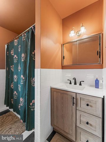 39 NEWELL AVE, Cherry Hill, NJ 08034