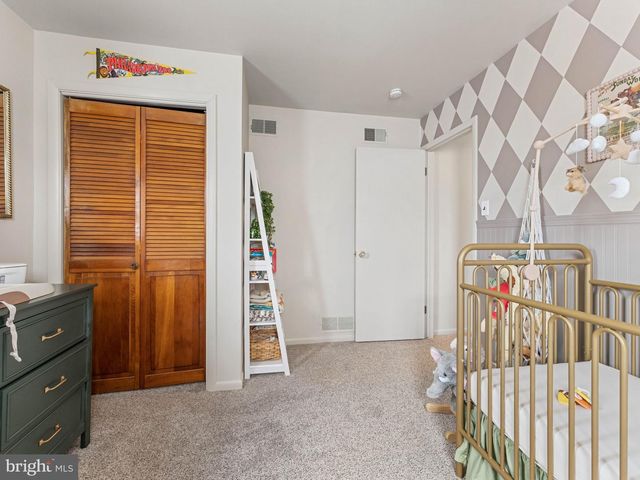 39 NEWELL AVE, Cherry Hill, NJ 08034