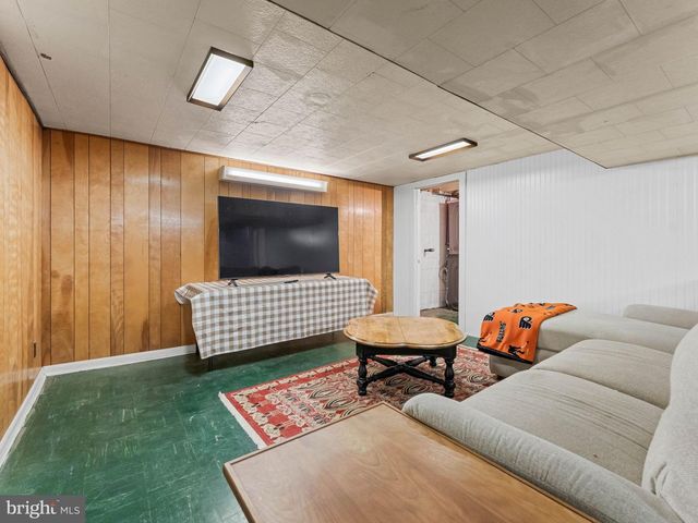 39 NEWELL AVE, Cherry Hill, NJ 08034