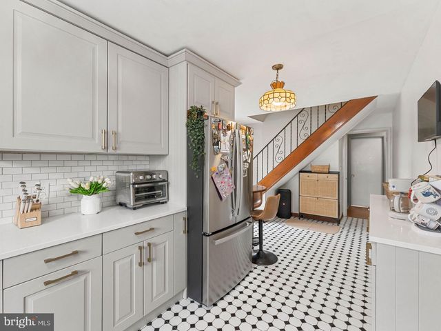 39 NEWELL AVE, Cherry Hill, NJ 08034