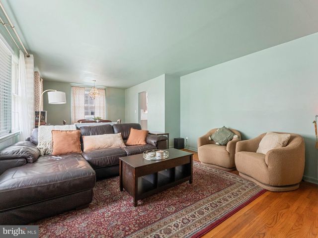 39 NEWELL AVE, Cherry Hill, NJ 08034