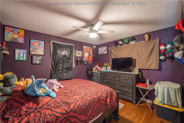109 Valley Drive, Nitro, WV 25143