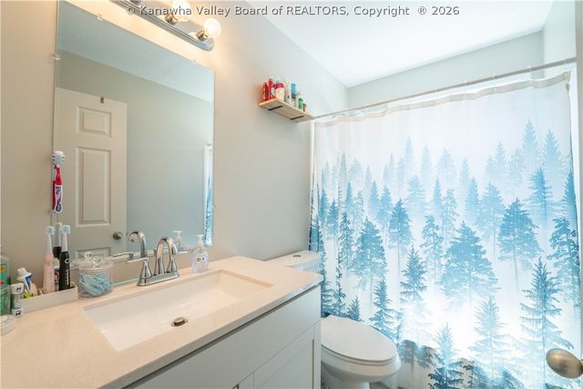 109 Valley Drive, Nitro, WV 25143