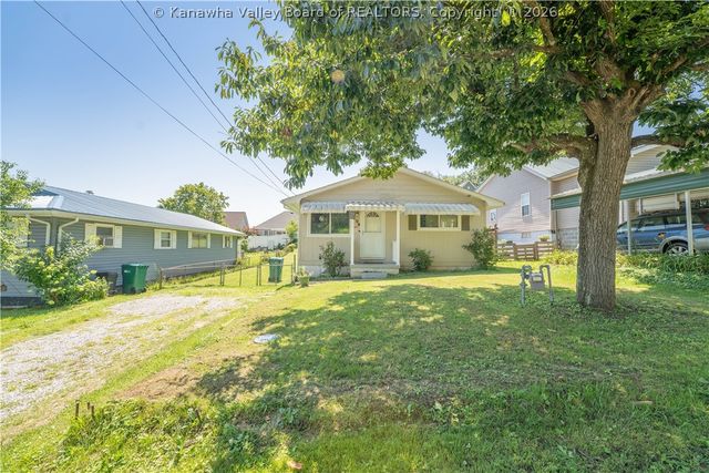 109 Valley Drive, Nitro, WV 25143