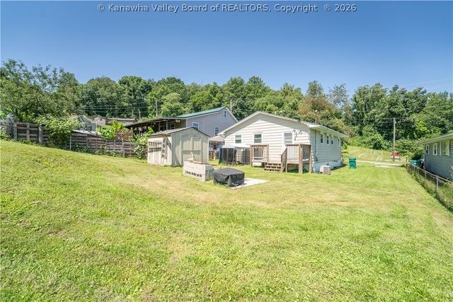 109 Valley Drive, Nitro, WV 25143