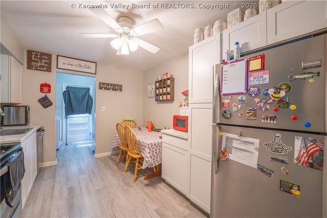109 Valley Drive, Nitro, WV 25143