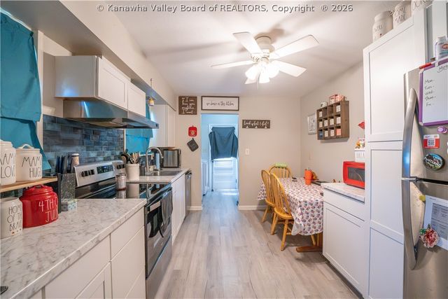 109 Valley Drive, Nitro, WV 25143