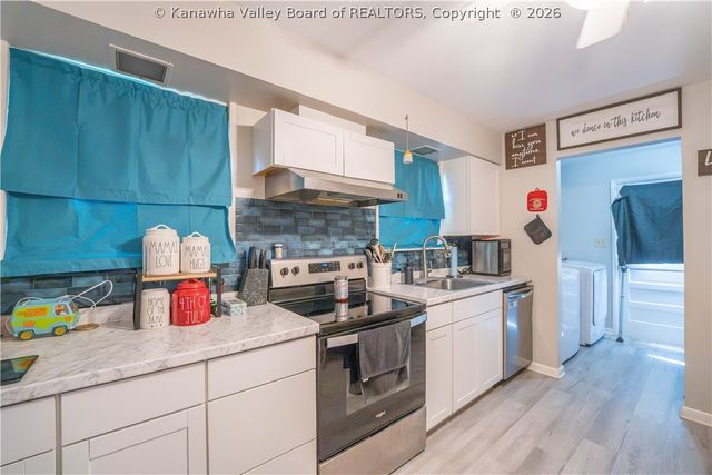 109 Valley Drive, Nitro, WV 25143