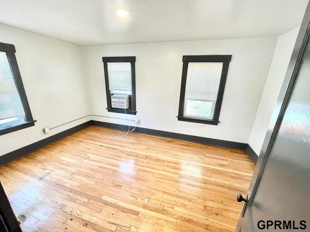 2518 Emmet Street, Omaha, NE 68111