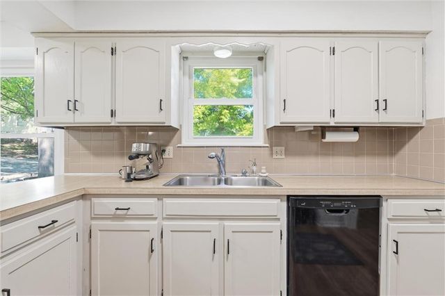 4908 S Shrank Drive, Independence, MO 64055