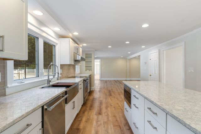 2 Regina Road, Portsmouth, NH 03801