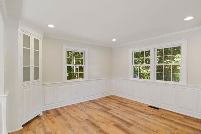 2 Regina Road, Portsmouth, NH 03801