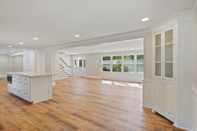 2 Regina Road, Portsmouth, NH 03801