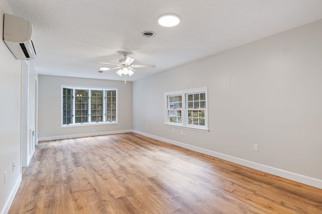 2 Regina Road, Portsmouth, NH 03801