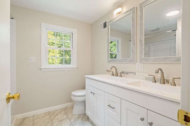 2 Regina Road, Portsmouth, NH 03801
