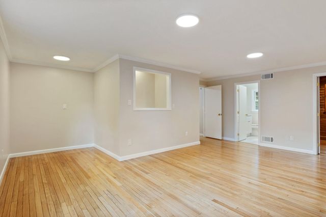 2 Regina Road, Portsmouth, NH 03801