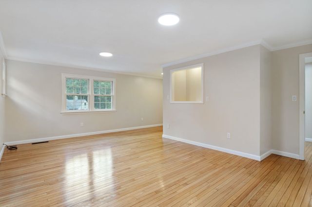 2 Regina Road, Portsmouth, NH 03801