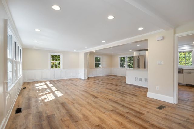 2 Regina Road, Portsmouth, NH 03801