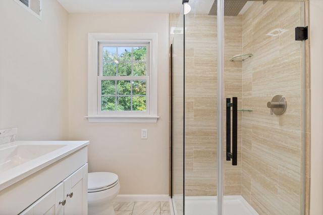 2 Regina Road, Portsmouth, NH 03801