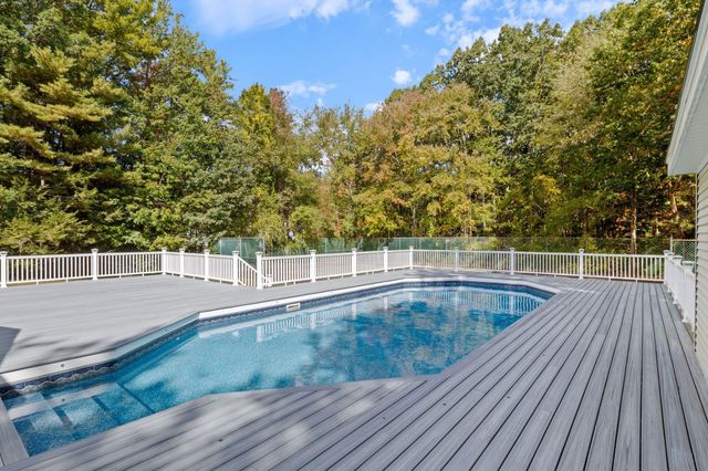 2 Regina Road, Portsmouth, NH 03801