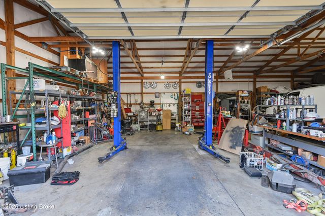 13991 Poplar Ln, Louisville, KY 40299