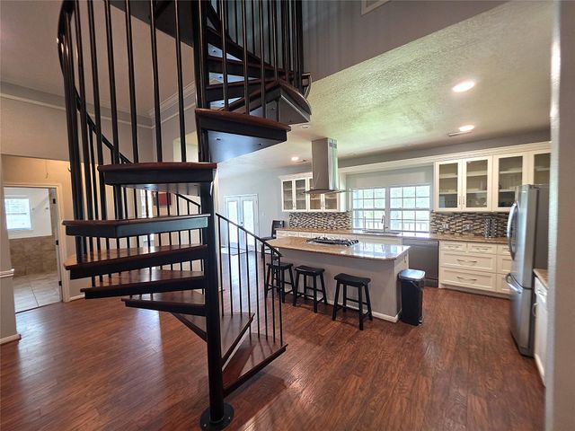 3530 Highway 146 S, Shoreacres, TX 77571