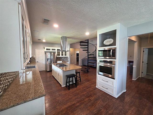 3530 Highway 146 S, Shoreacres, TX 77571