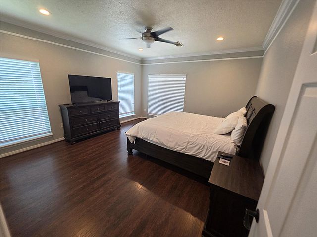 3530 Highway 146 S, Shoreacres, TX 77571