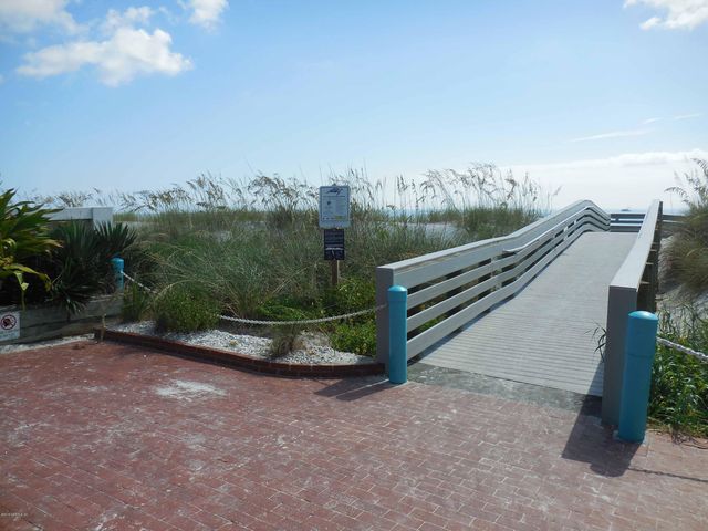 10 10TH Street 33, Atlantic Beach, FL 32233