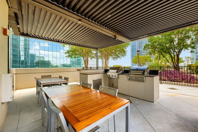360 Nueces ST 1208, Austin, TX 78701