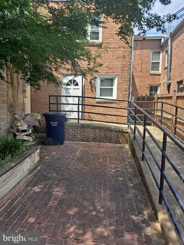 1009 E ST SE, Washington, DC 20003