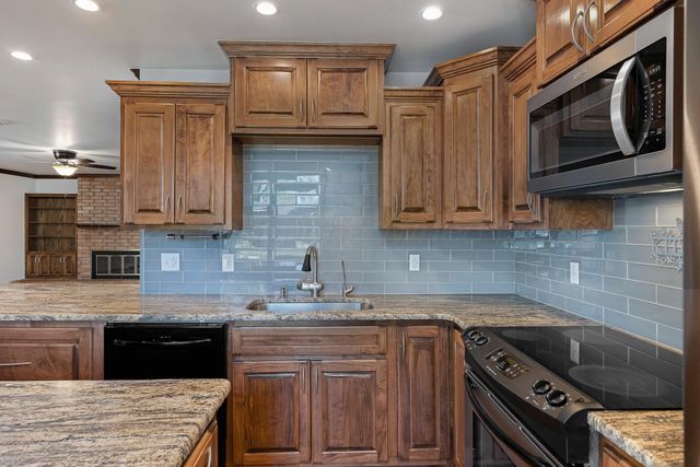 6401 HINSDALE Drive, Amarillo, TX 79109